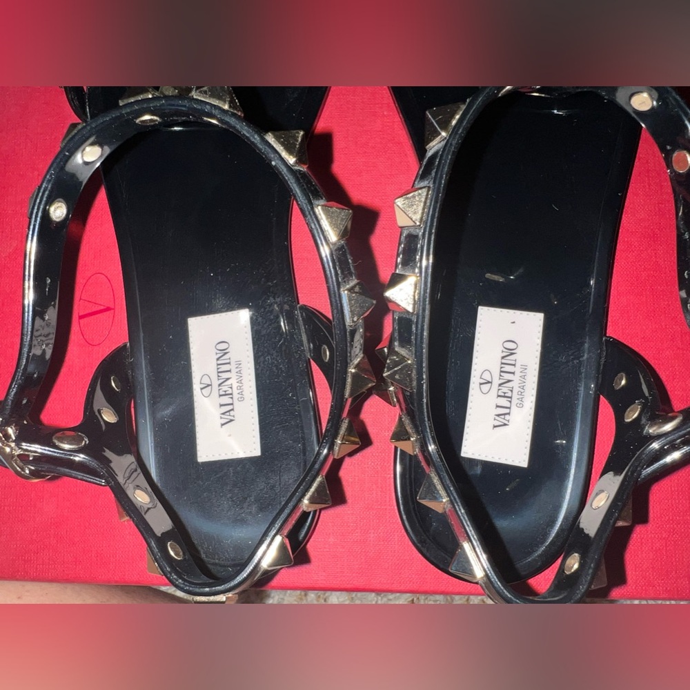 Valentino Garavani Rockstud Jelly Flat Gladiator Sandals - EUC - Sz 39 - Picture 4 of 12